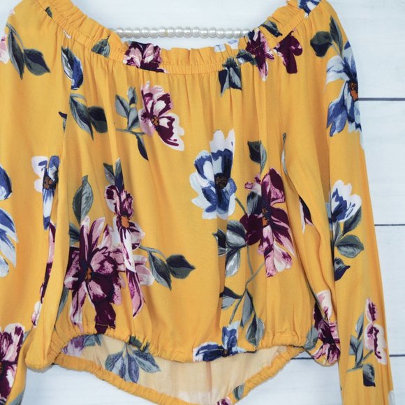 Kendall & Kylie | Drawstring off Shoulder Blouse - Picture 7 of 7